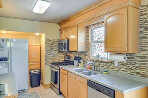 House (4 Bedrooms) | Interior