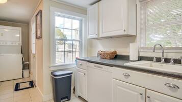 Cottage (3 Bedrooms) | Interior