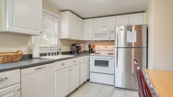 Cottage (3 Bedrooms) | Interior