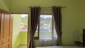 Suite, Balcony, Courtyard View