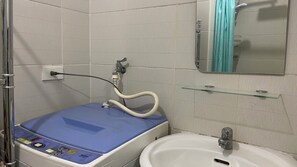 Bidee, pyyhkeet, saippua, vessapaperi