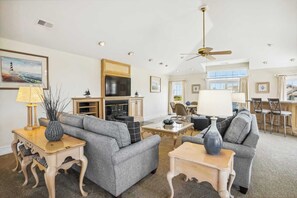 TV, fireplace