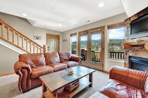 TV, fireplace, offices