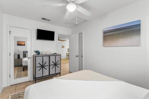 House | 4 bedrooms, laptop workspace, iron/ironing board, free WiFi - Beach House - Sun of a Beach by PHG (Panama City Beach)