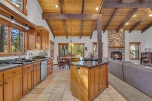 Interior - Hot tub, large home, includes sharc, family friendly, ping pong, a premier Sunriver Retreat (Sunriver)