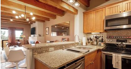 Valdez Vista - Updated 2 Bedroom Condo Close to Skiing
