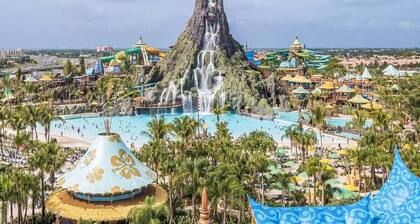 Heated Pool, Sleeps 12, Near Beach, Parkside Oasis