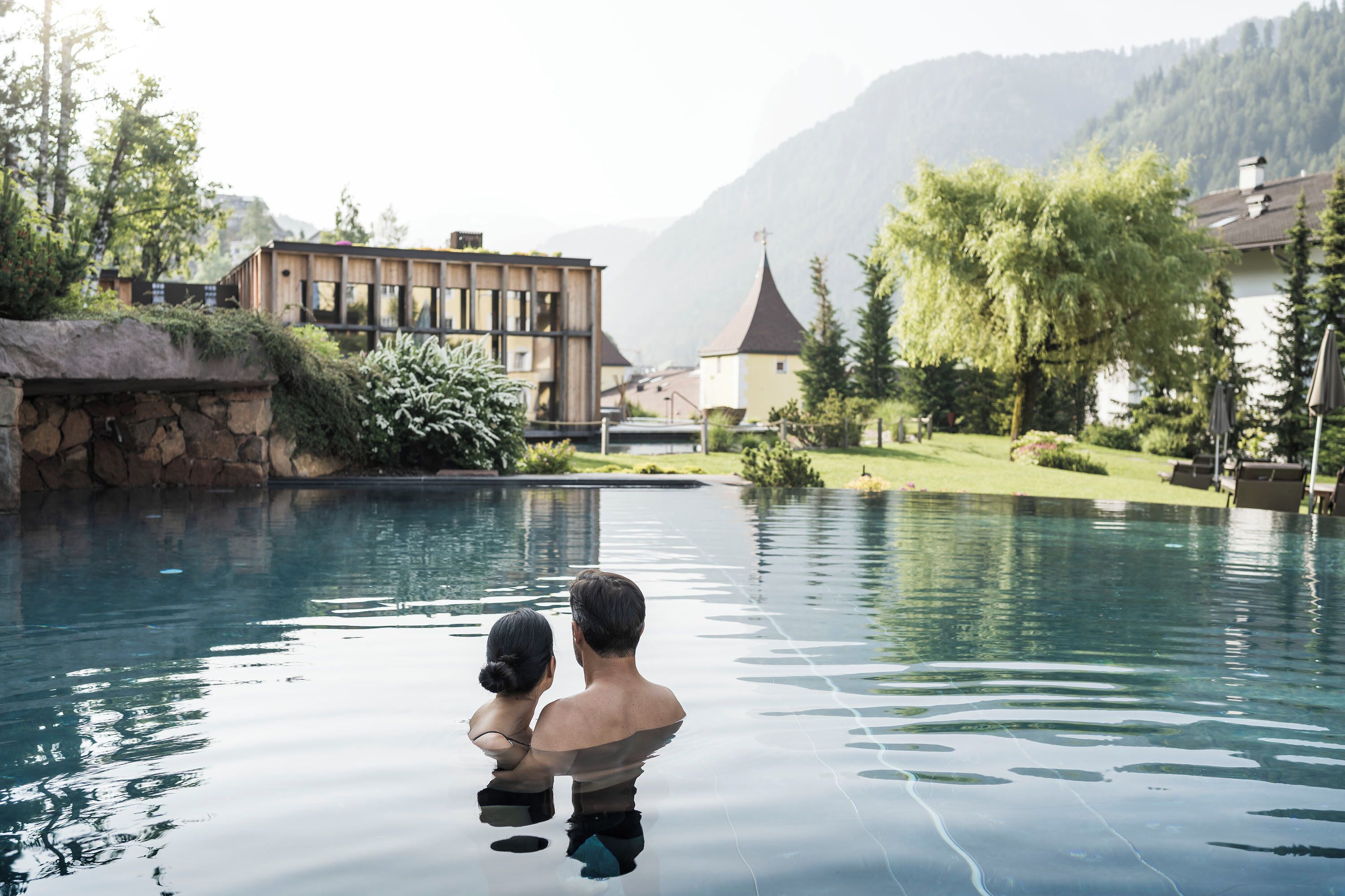 2 piscines couvertes, 3 piscines extérieures