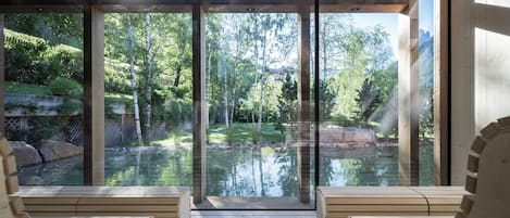Couples treatment room(s), body treatments, hydrotherapy, aromatherapy