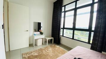 3 habitaciones, tabla de planchar con plancha, wifi y ropa de cama