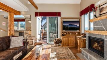 Nhà, 3 phòng ngủ | Khu phòng khách | Dịch vụ stream