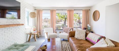 House, 2 Bedrooms | Living area