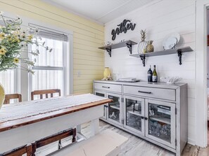 House, 2 Bedrooms | Dining