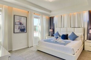 5 bedrooms, iron/ironing board, travel cot, WiFi - Solara Resort 5 Bedrooms w/ Pool (Kissimmee)