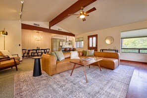 Smart TV, fireplace - Midcentury Oasis w/ Lush Yard, Firepit, BBQ & 2 Fireplaces in Heart of Sedona! (Sedona)