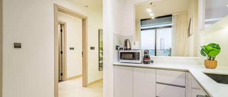 Fridge, microwave, oven, stovetop