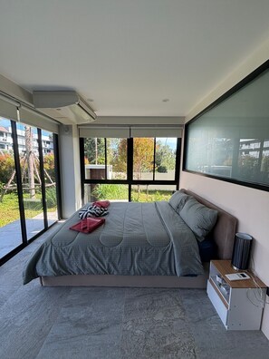 3 bedrooms, travel cot, WiFi, bed sheets
