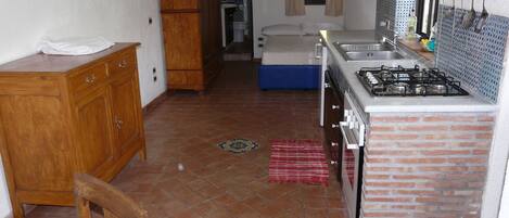 Microonde, forno, piano cottura, lavastoviglie