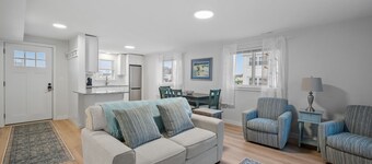 Charming, updated 2-bedroom home, 5 min walk to beach, pets ok, onsite parking!