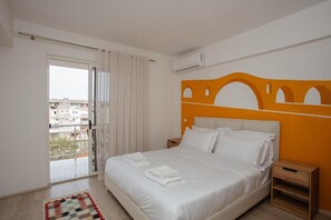 2 chambres, fer et planche à repasser, Wi-Fi, literie fournie