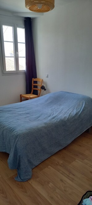 3 chambres, fer et planche à repasser, lit parapluie, Wi-Fi gratuit