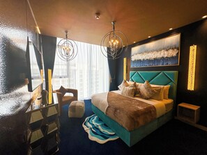 2 chambres, bureau, fer et planche à repasser, lit parapluie