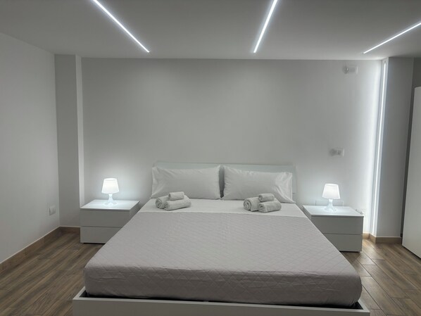 1 bedroom, in-room safe, free WiFi, bed sheets