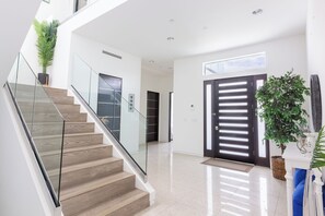 Interior - Brentwood Modern 6BR Pool Spa Getty Museum Views (Los Angeles)