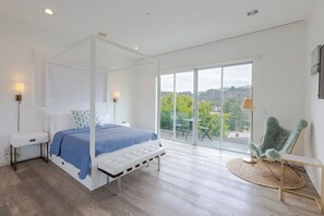 6 bedrooms, iron/ironing board, WiFi, bed sheets - Brentwood Modern 6BR Pool Spa Getty Museum Views (Los Angeles)