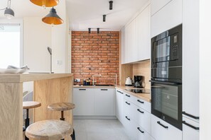 Apartment, 2 Bedrooms | Private kitchenette
