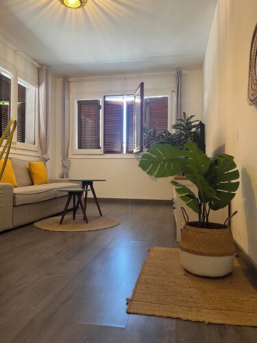 Apartment, Sitges això és vida