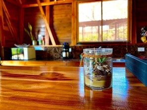 Familienhaus, Gartenblick | Wohnbereich | Flachbildfernseher