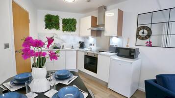 冷蔵庫、電子レンジ、オーブン、トースター