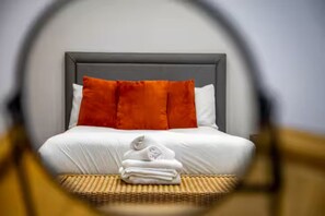 1 slaapkamer, een strijkplank/strijkijzer, gratis wifi, beddengoed