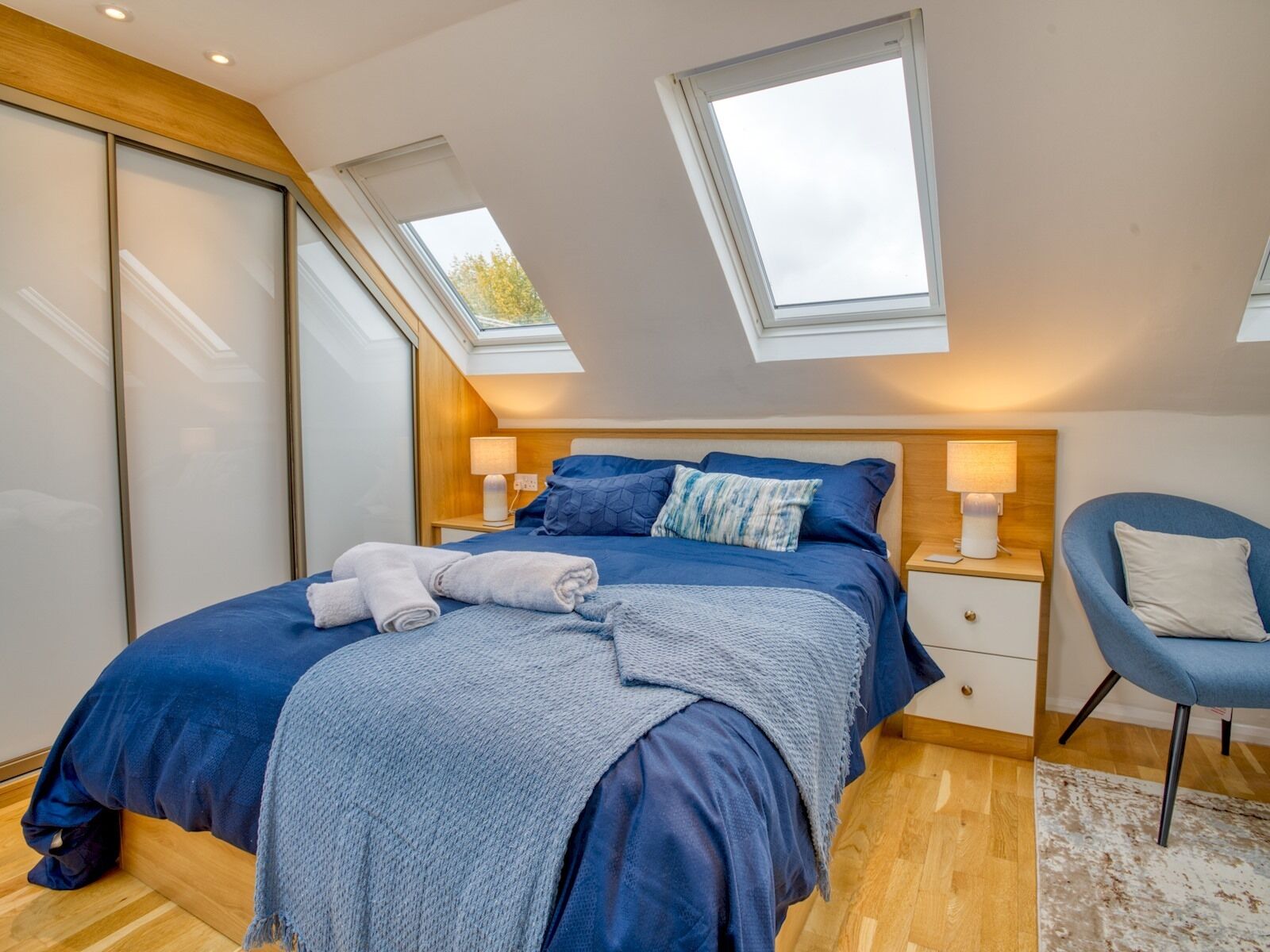 2 chambres, fer et planche à repasser, accès au Wi-Fi (inclus)