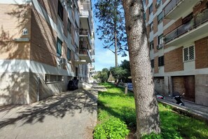 Vista frontal de la propiedad