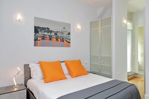 Leilighet | 3 soverom, dundyner, blendingsgardiner og strykejern/-brett