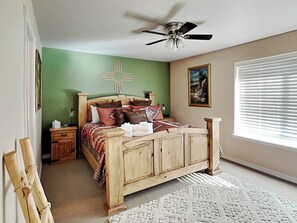 3 bedrooms, iron/ironing board, internet, bed sheets - Summer Run | Great View, Great Location, Hot Tub (Ruidoso)