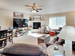 TV, fireplace - Summer Run | Great View, Great Location, Hot Tub (Ruidoso)