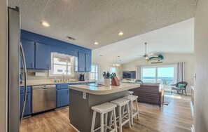 雪櫃、微波爐、爐具、洗碗機