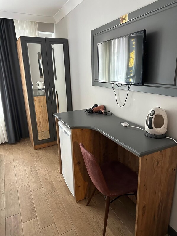 Twin Room | Free WiFi