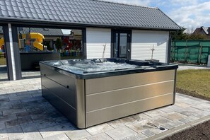 Outdoor spa tub - Holiday homes near the sea, sauna, whirlpool (Sianozety)