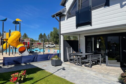 Holiday homes close to the beach, air conditioning
