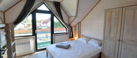 2 bedrooms, iron/ironing board, travel crib, free WiFi