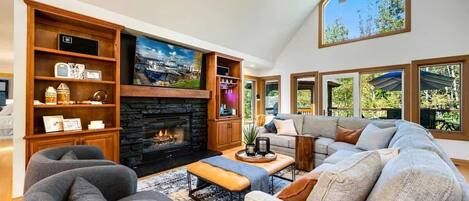 Smart-TV, Kamin, Stereoanlage