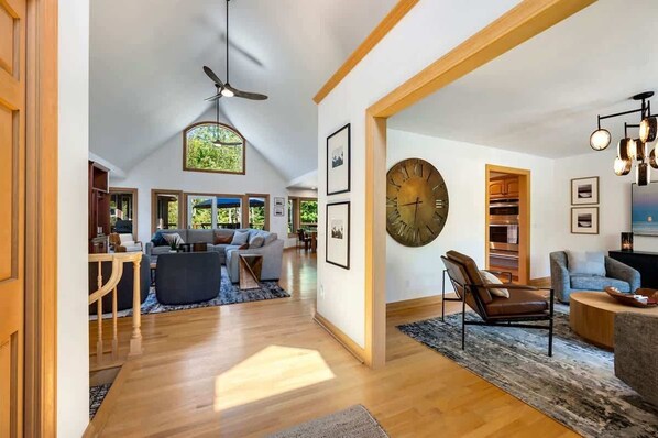 Smart TV, fireplace, offices