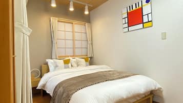 5 bedrooms, iron/ironing board, free WiFi, bed sheets