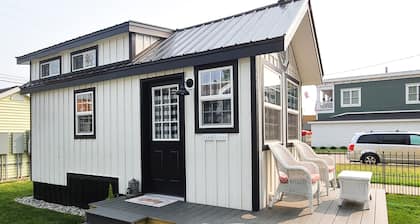 The Farmhouse - Tiny Digs Lakeshore