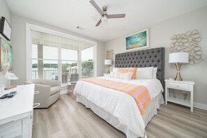 8 habitaciones, tabla de planchar con plancha y cuna de viaje 