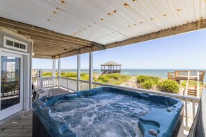 Terrace/patio - Stunning oceanfront Nags Head vacation home with elevator! (Nags Head)